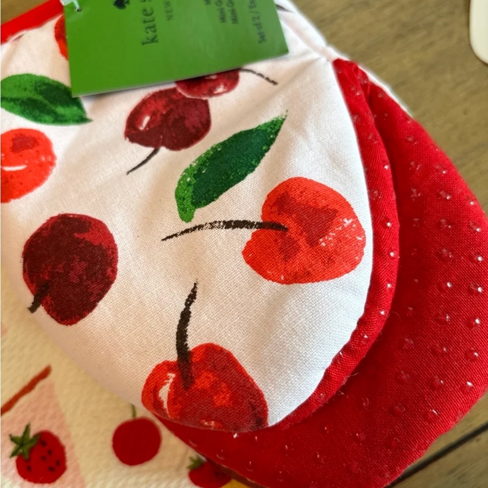 Kate Spade cherry kitchen bundle - Picture 3 of 3